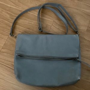 Emnet foldover crossbody